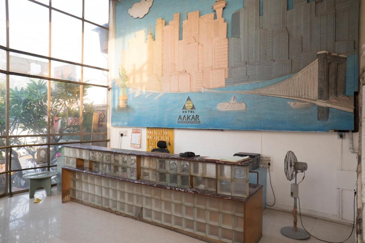 Oyo Flagship 37830 Hotel Aakar International ساتارا المظهر الخارجي الصورة