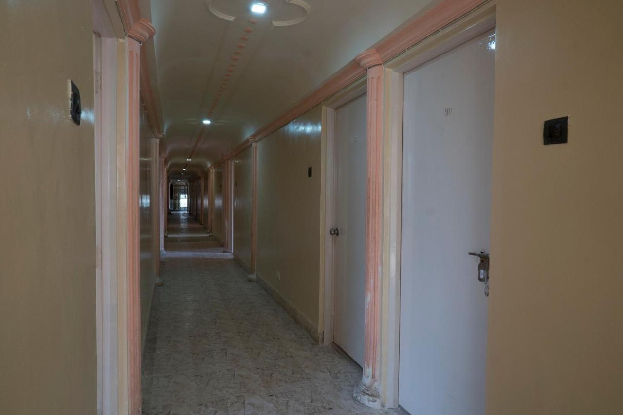 Oyo Flagship 37830 Hotel Aakar International ساتارا المظهر الخارجي الصورة