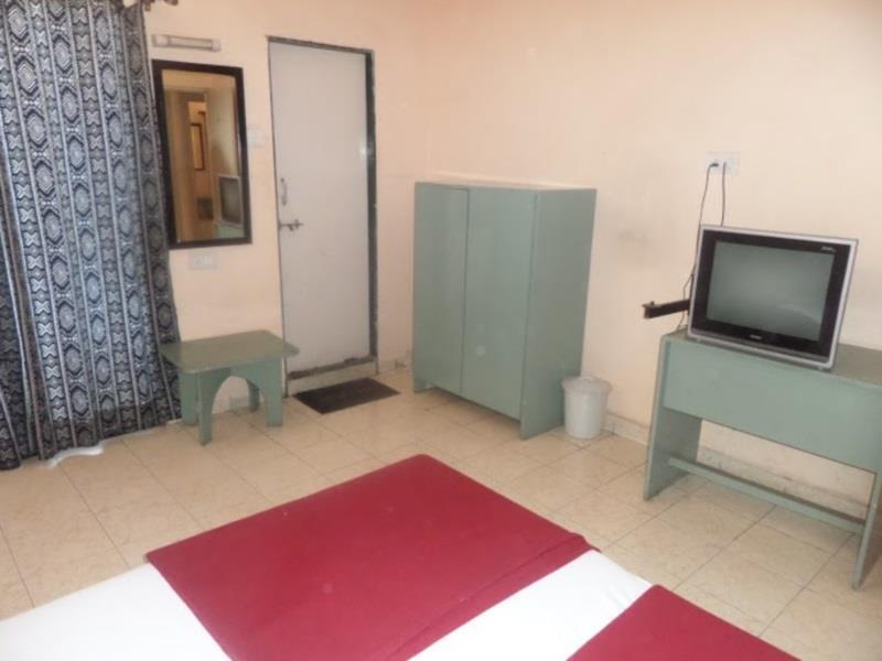 Oyo Flagship 37830 Hotel Aakar International ساتارا المظهر الخارجي الصورة