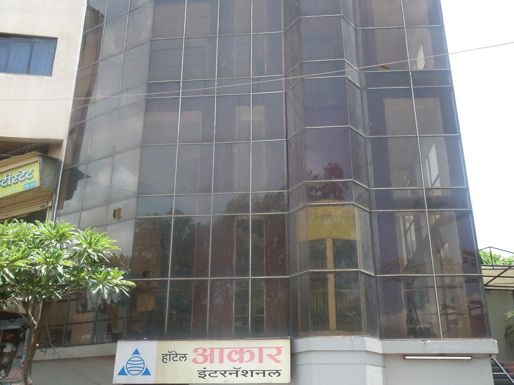 Oyo Flagship 37830 Hotel Aakar International ساتارا المظهر الخارجي الصورة