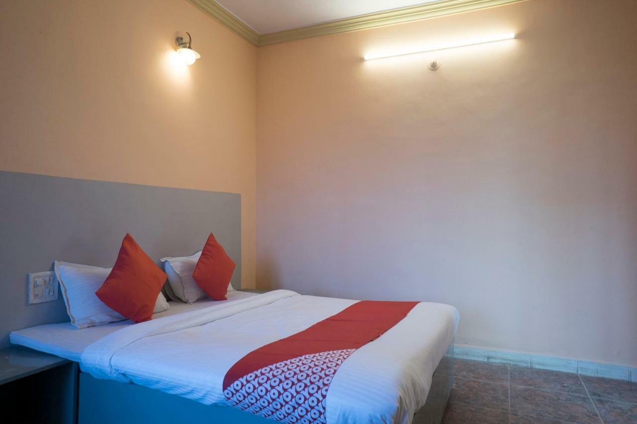 Oyo Flagship 37830 Hotel Aakar International ساتارا المظهر الخارجي الصورة